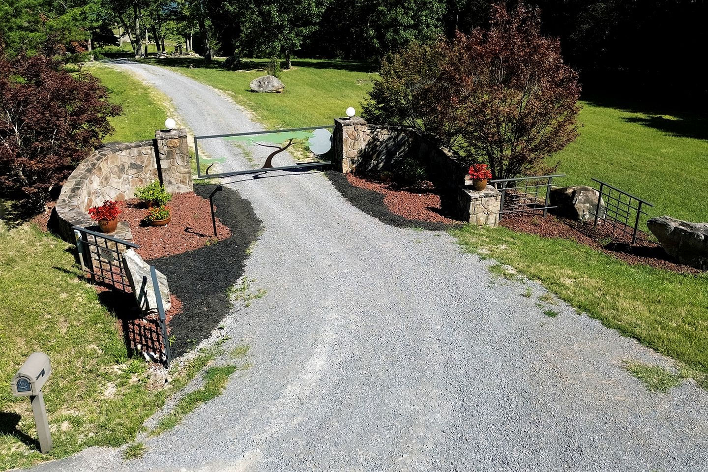 Gorgeous Tea House for Two with Incredible Views for the Ultimate Romantic Escape near Menlo, Georgia