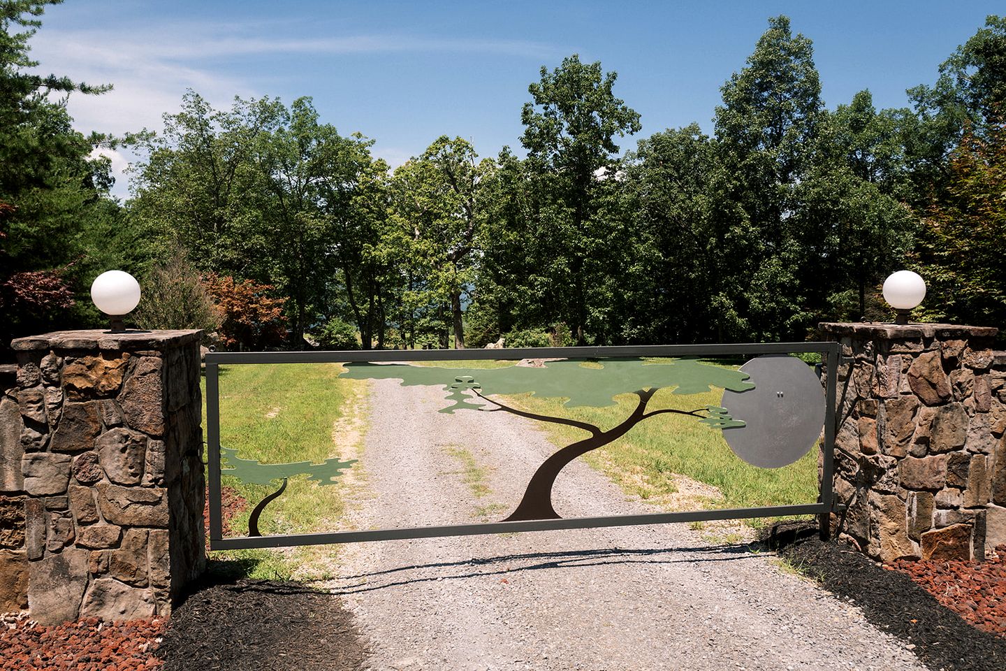 Gorgeous Tea House for Two with Incredible Views for the Ultimate Romantic Escape near Menlo, Georgia
