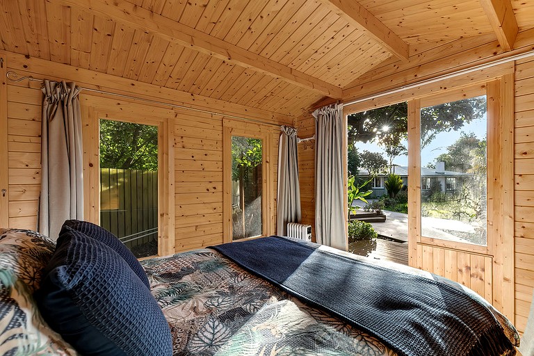 Cabins (New Zealand, Otaki, North Island)