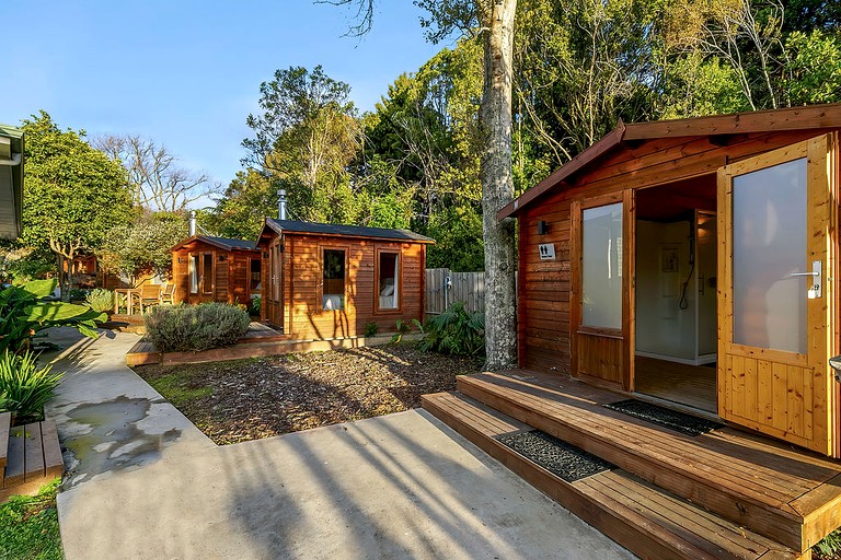 Cabins (New Zealand, Otaki, North Island)