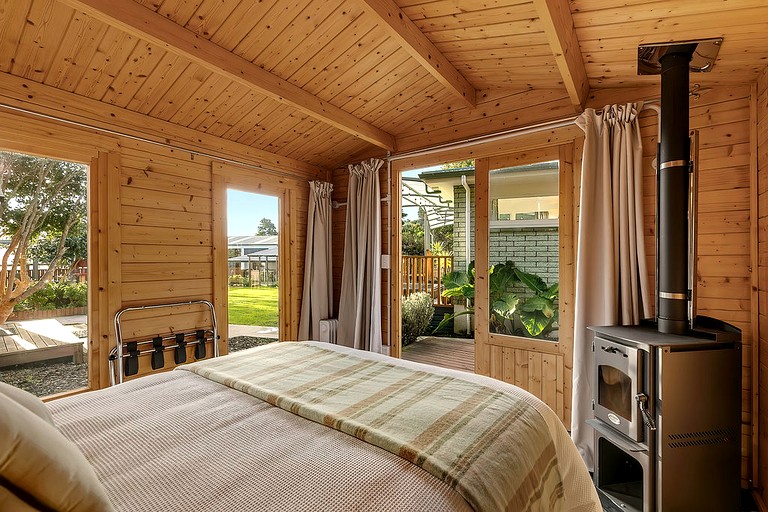 Cabins (New Zealand, Otaki, North Island)