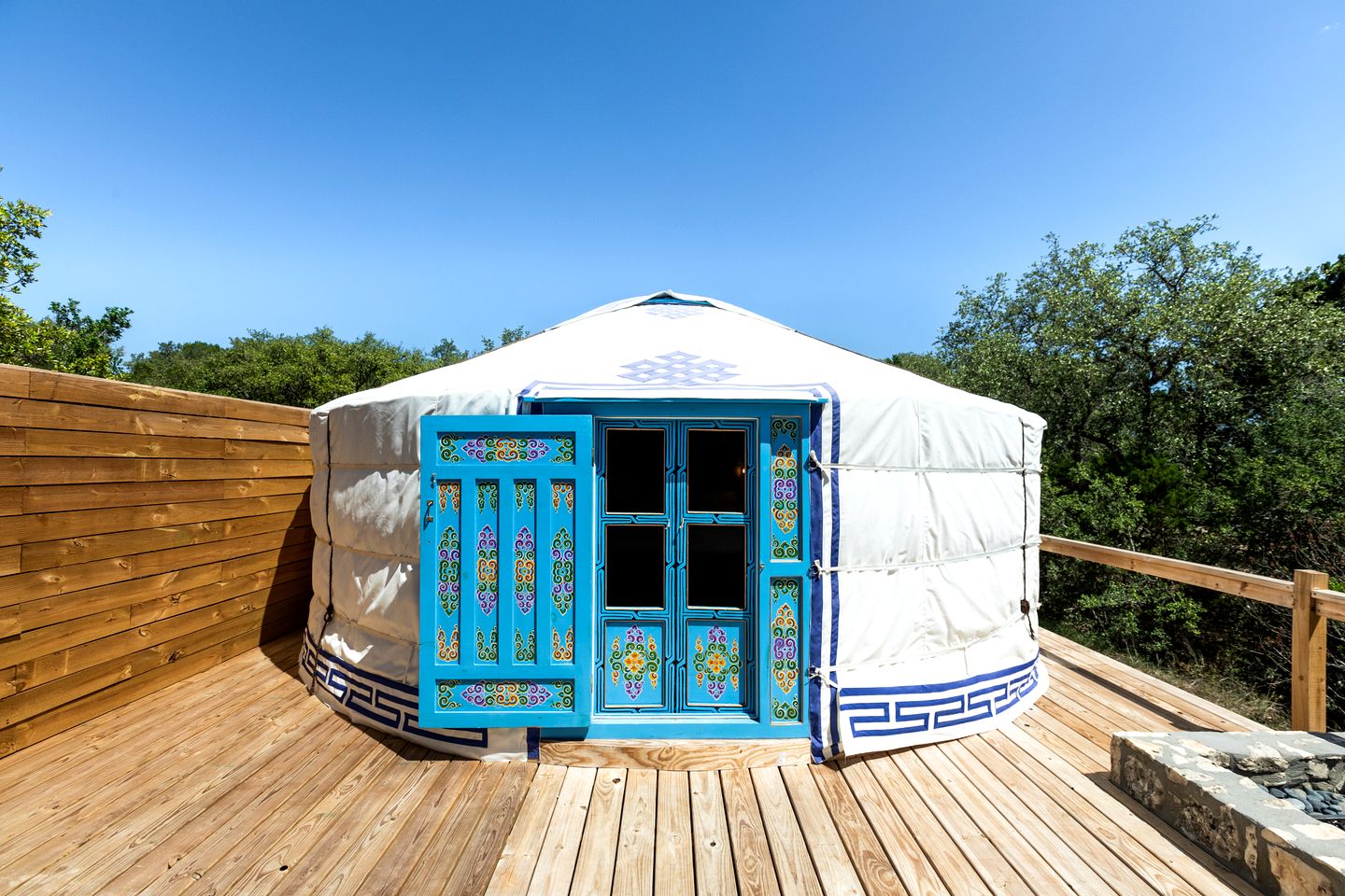 Peaceful Couples Yurt with Hot Tub in Dripping Springs, Texas