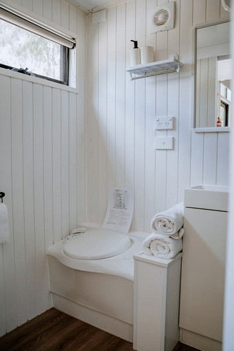 Tiny Houses (Australia, Dadswells Bridge, Victoria)