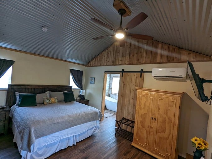 Cabins (United States of America, Granbury, Texas)
