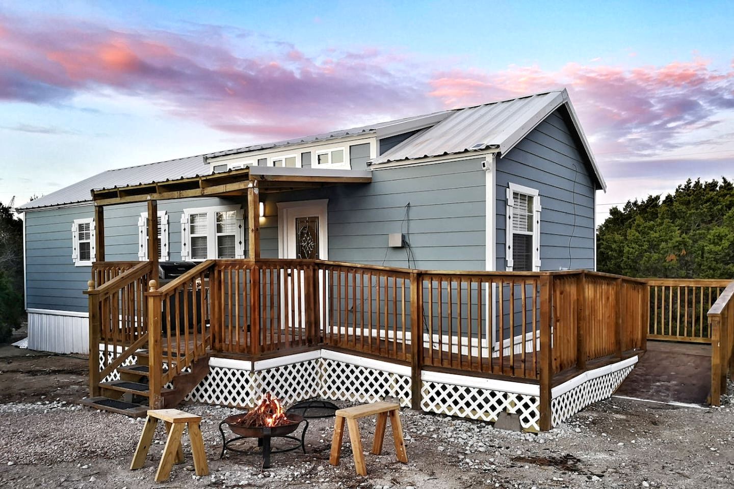 Sunflower - Hot Tub on porch,  Granbury, TX