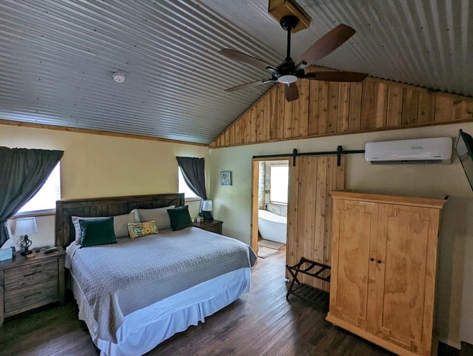 Cabins (United States of America, Granbury, Texas)