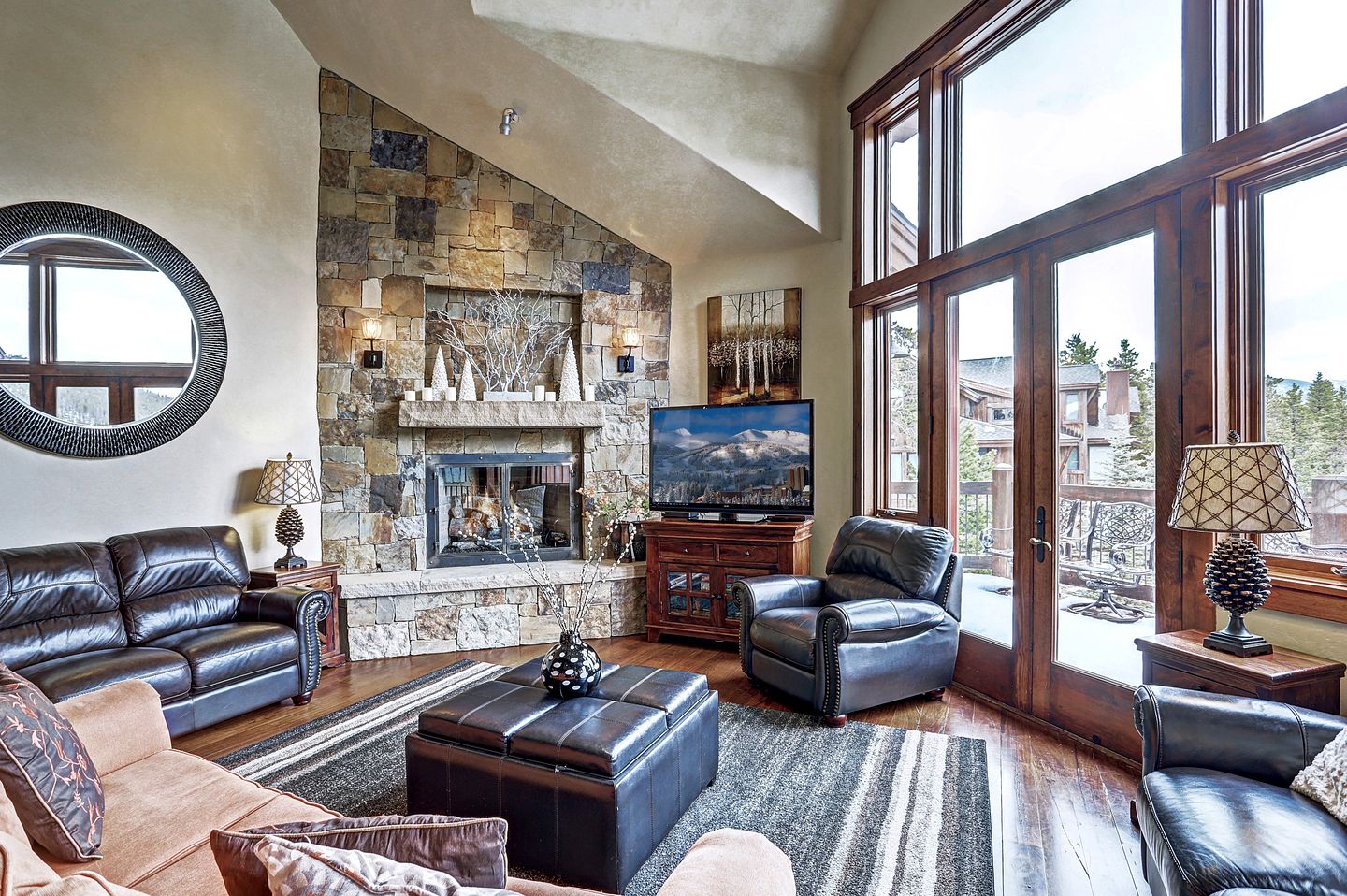 Luxury Mountain Retreat with Hot Tub and Games Room for Family Getaways in Breckenridge, Colorado