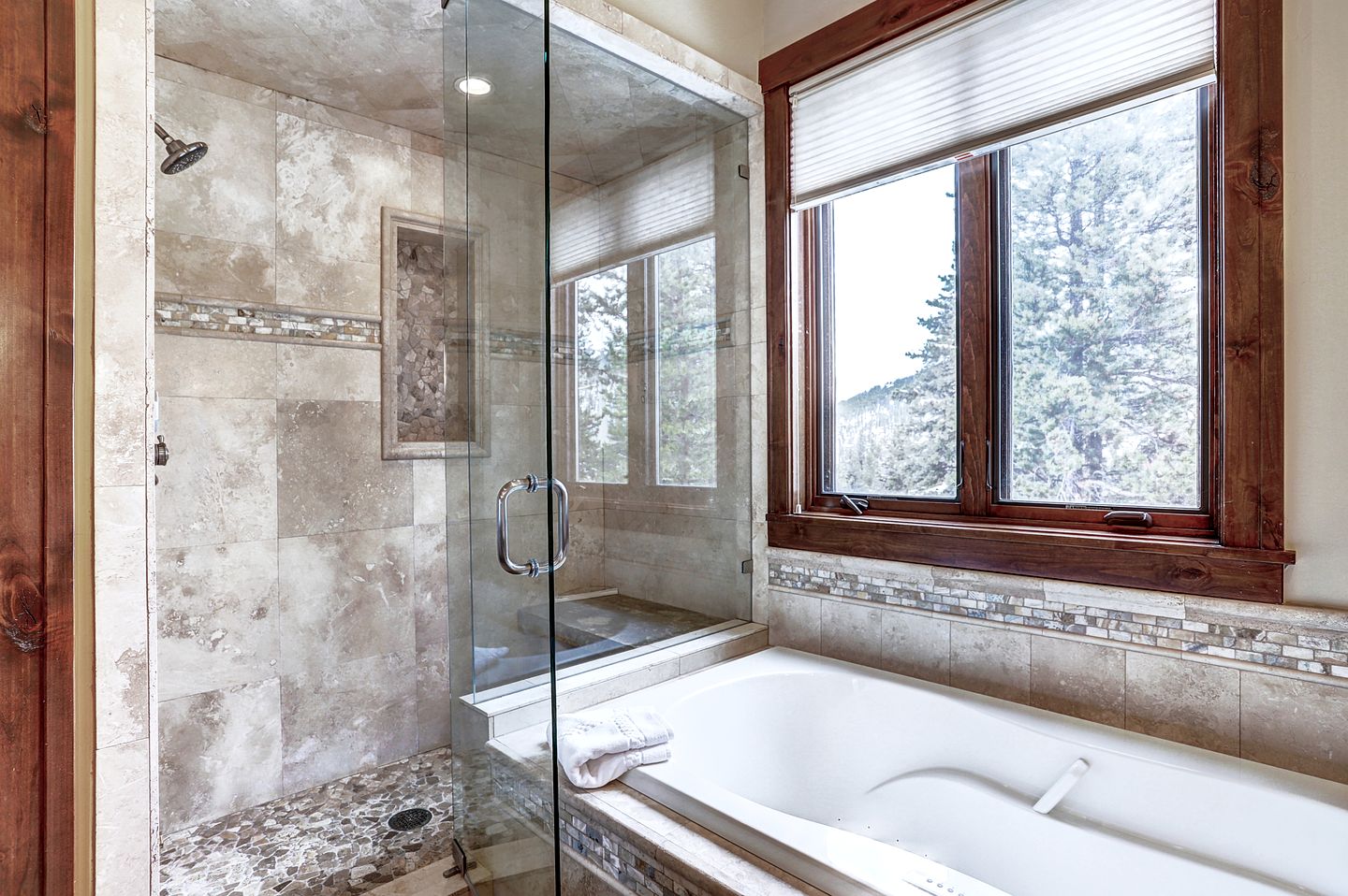 Luxury Mountain Retreat with Hot Tub and Games Room for Family Getaways in Breckenridge, Colorado