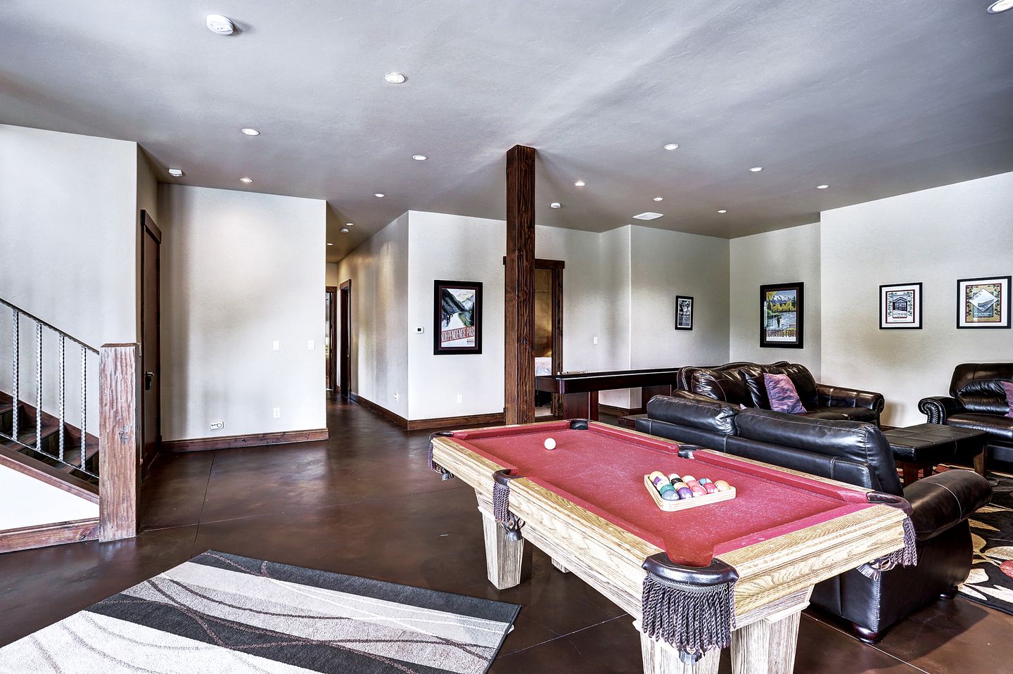Luxury Mountain Retreat with Hot Tub and Games Room for Family Getaways in Breckenridge, Colorado