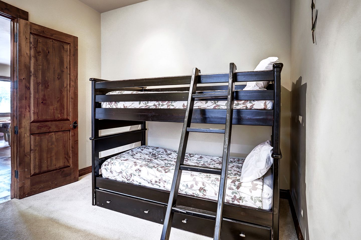 Luxury Mountain Retreat with Hot Tub and Games Room for Family Getaways in Breckenridge, Colorado