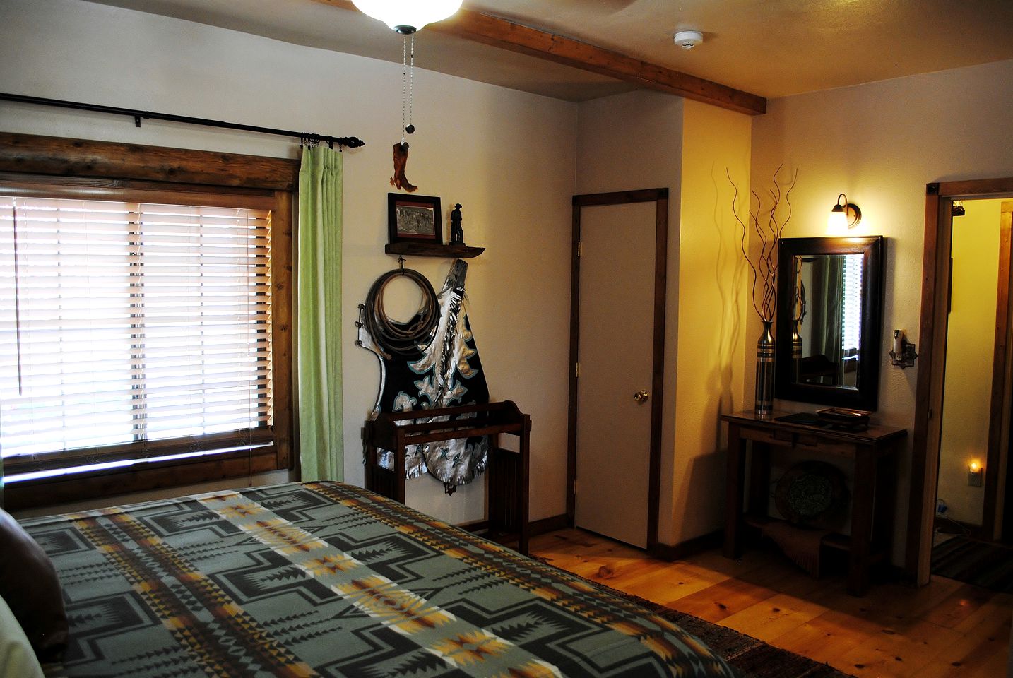 Spacious Suite Rental in Bed and Breakfast at Foot of Bill Williams Mountain, Arizona