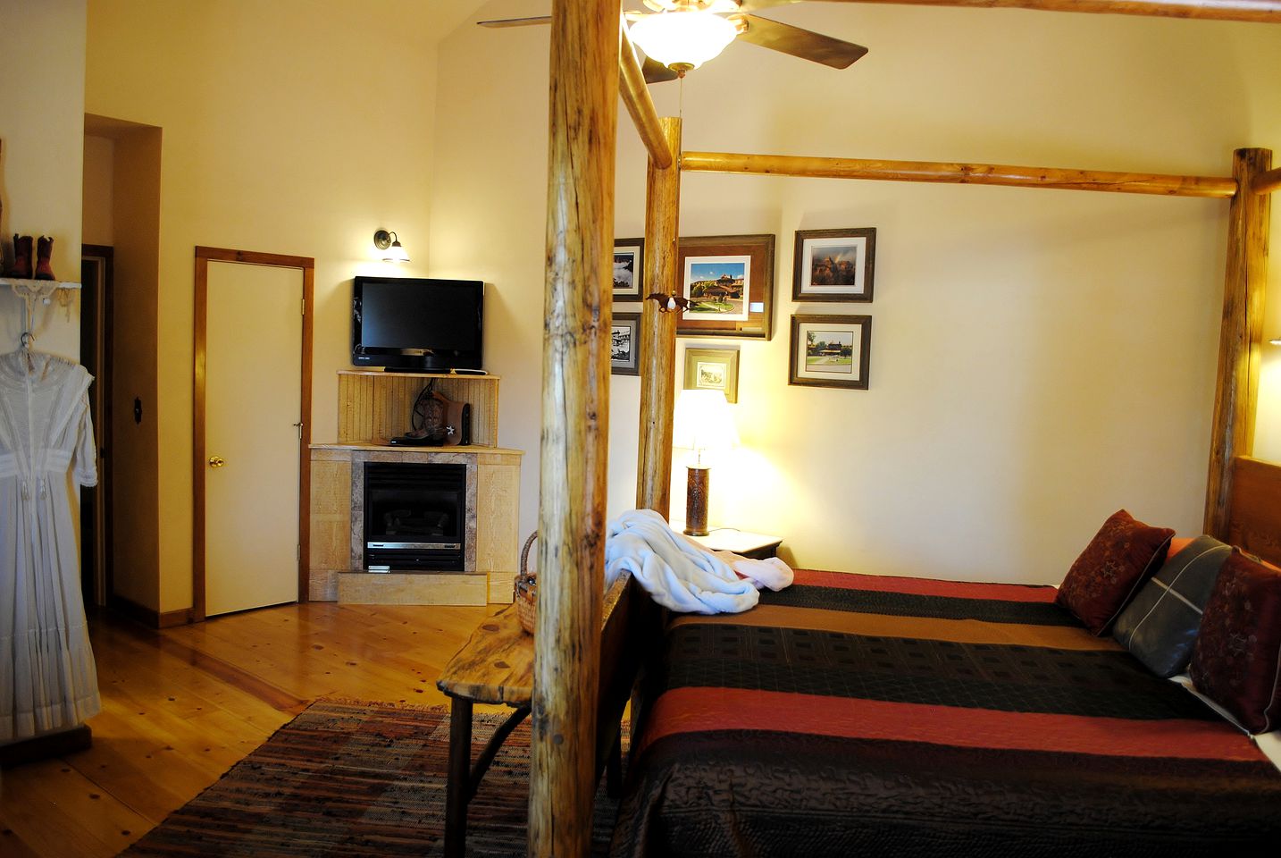 Cozy Suite Rental for Two in Bed and Breakfast near Flagstaff, Arizona