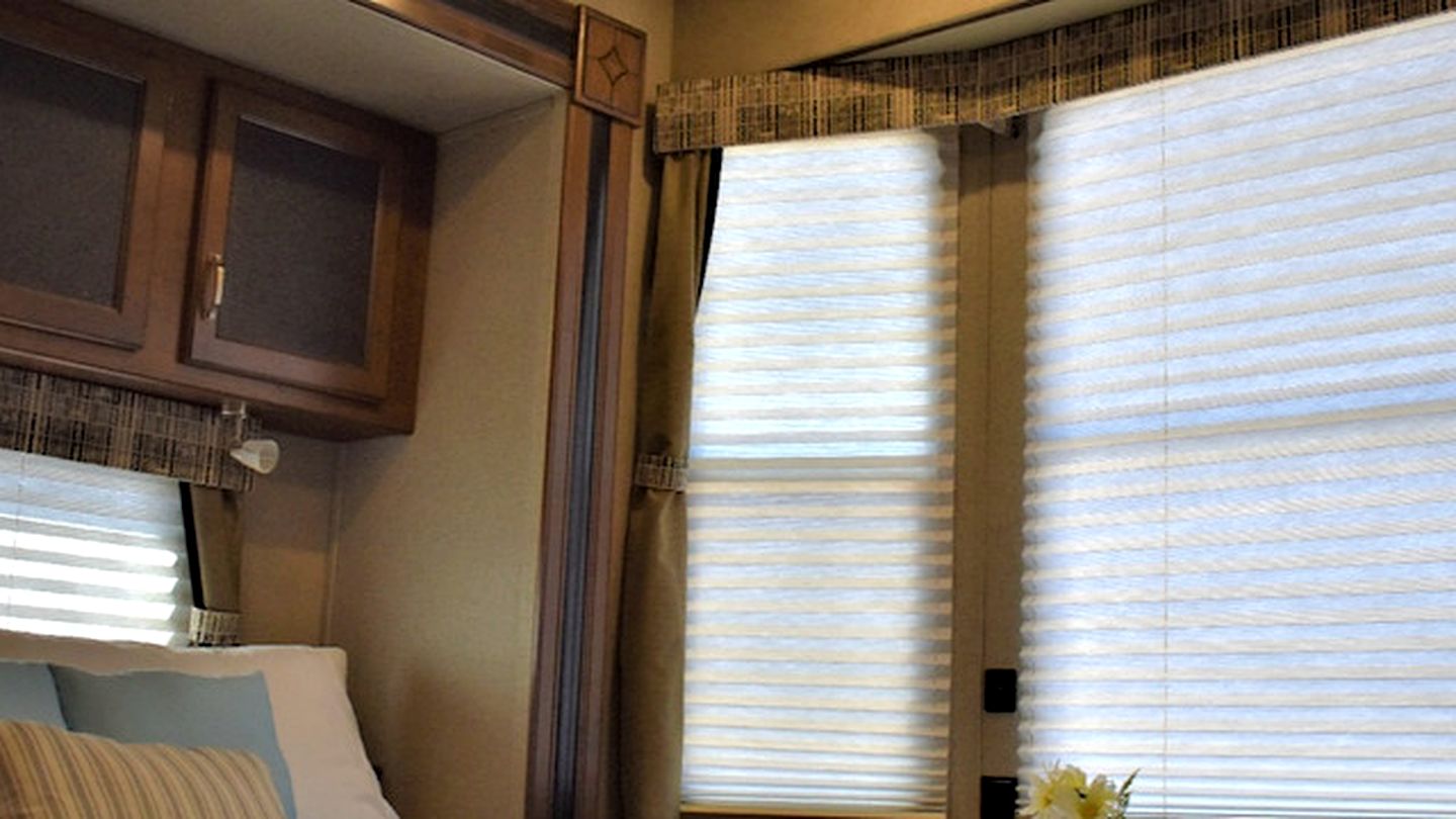 Inviting RV Suite with Private Deck, Grill & Firepit Near Williams, Arizona