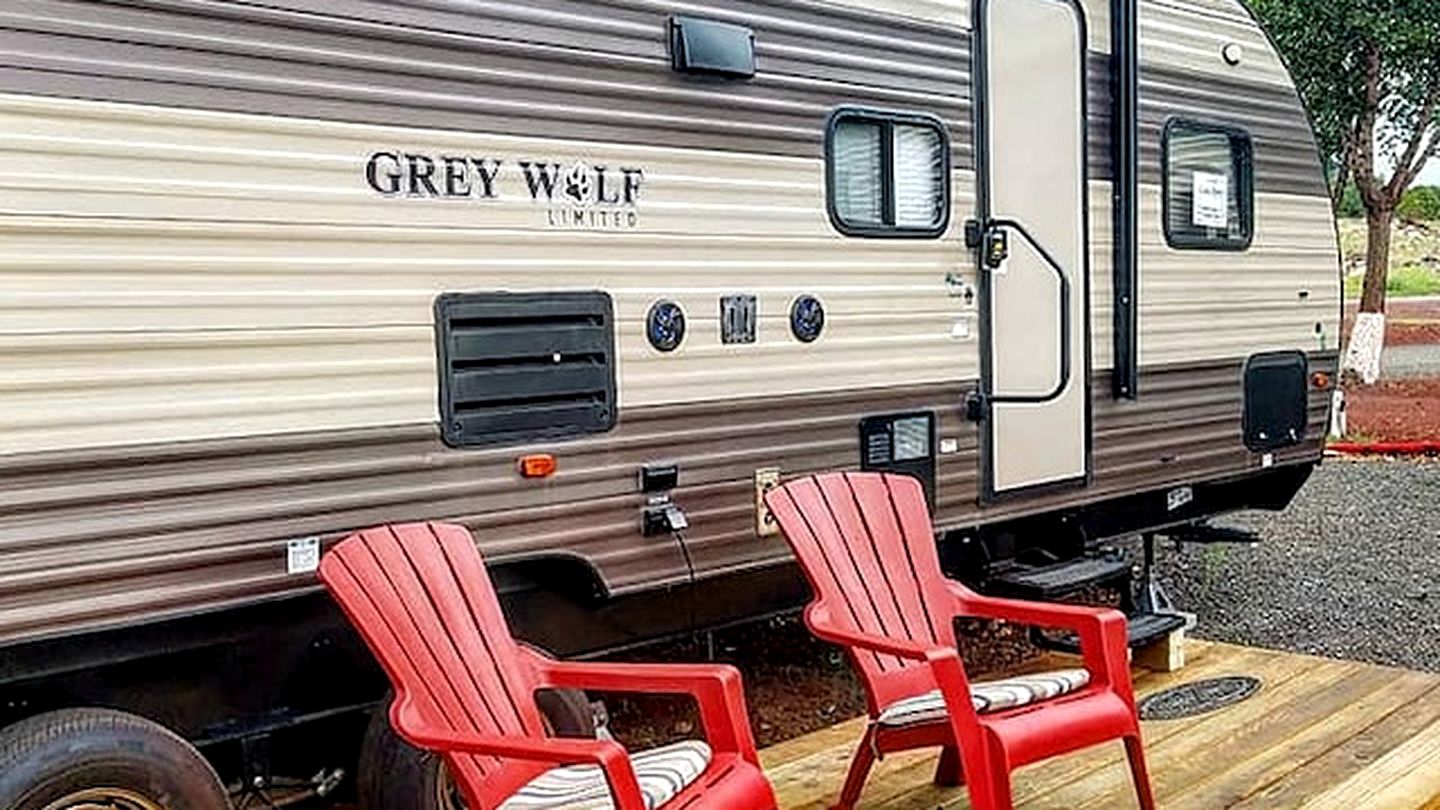 Cozy RV Suite with Private Deck & Firepit Near Williams, Arizona