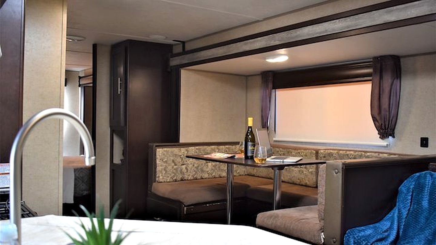 Cozy RV Suite with Private Deck & Firepit Near Williams, Arizona