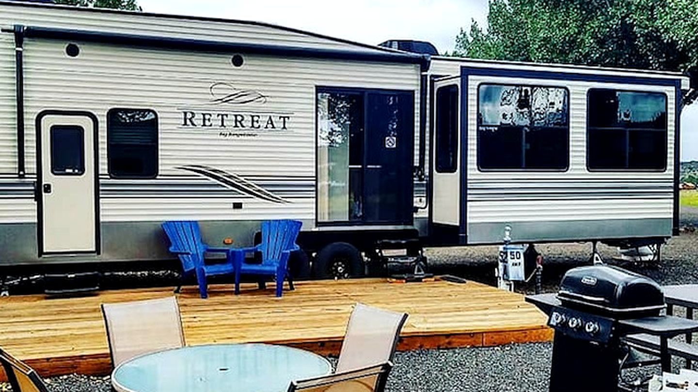 Charming RV Suite with Loft & Firepit Near Williams, Arizona