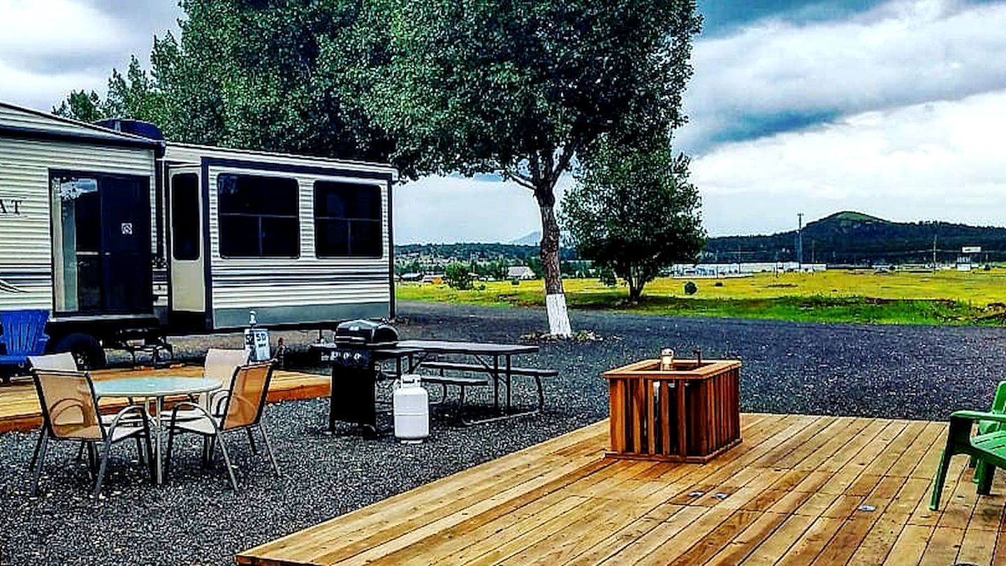 Charming RV Suite with Loft & Firepit Near Williams, Arizona