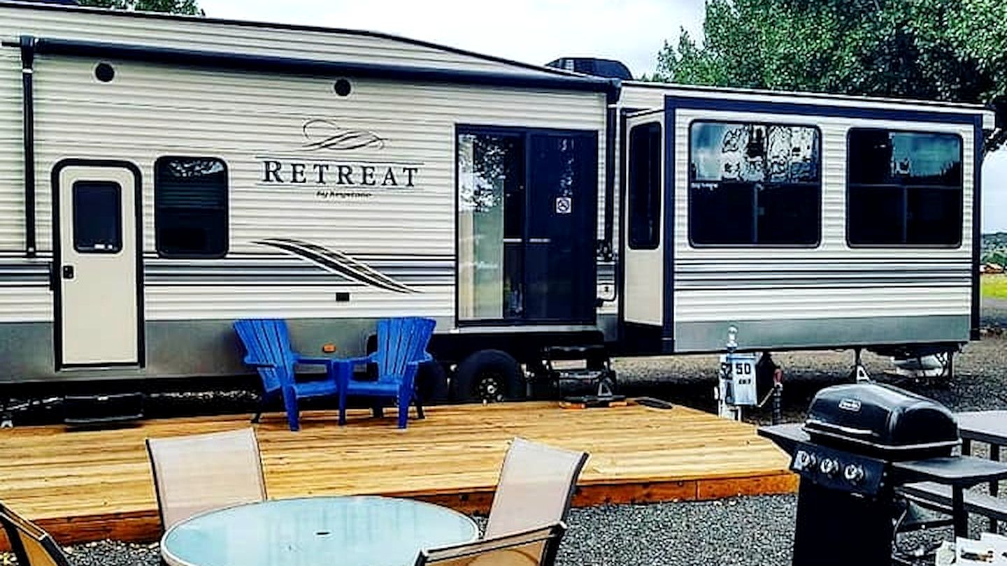 Charming RV Suite with Loft & Firepit Near Williams, Arizona
