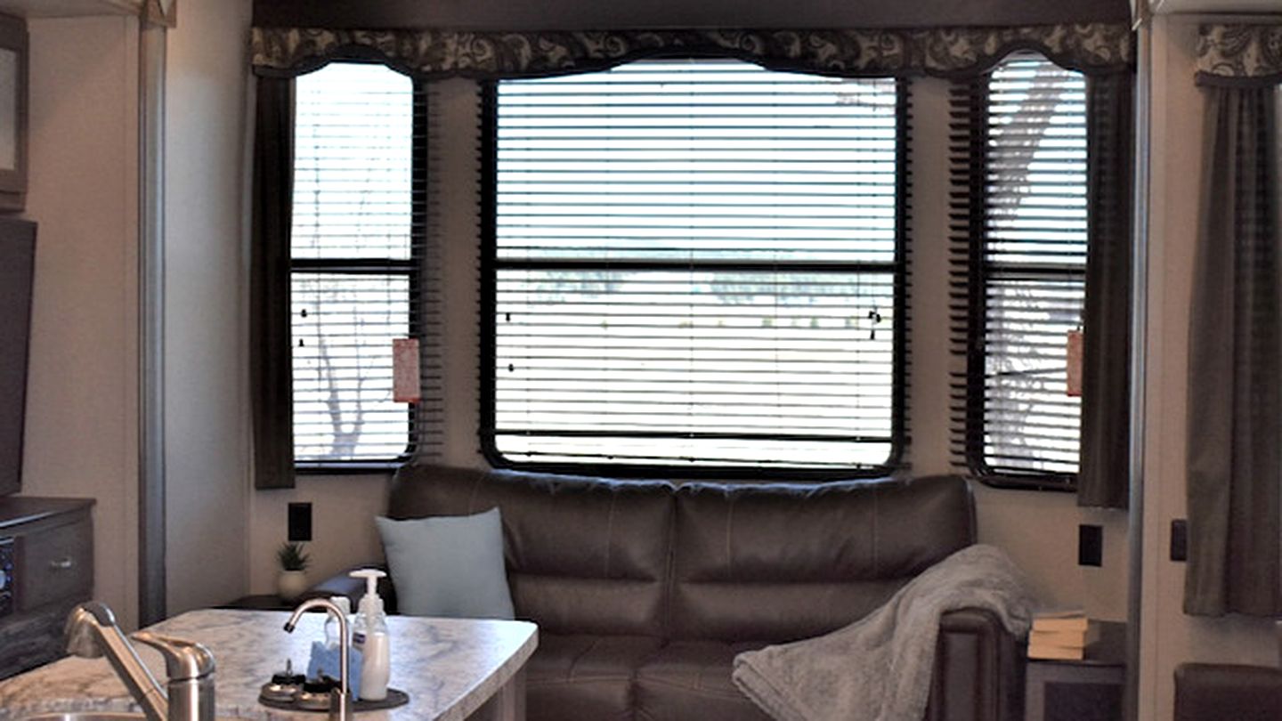 Charming RV Suite with Loft & Firepit Near Williams, Arizona