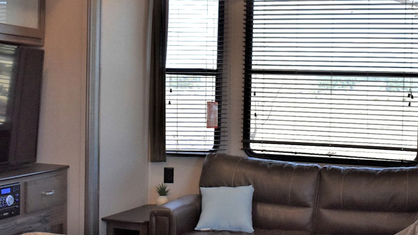 Charming RV Suite with Loft & Firepit Near Williams, Arizona