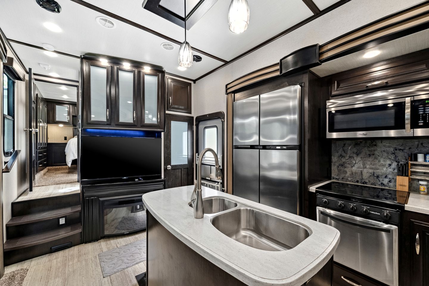 Fantastic Caravan with Barbecue in Branson, Missouri