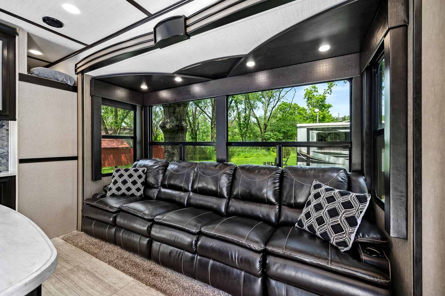 Fantastic Caravan with Barbecue in Branson, Missouri