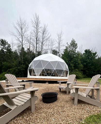 Domes (Canada, Miller Lake, Ontario)