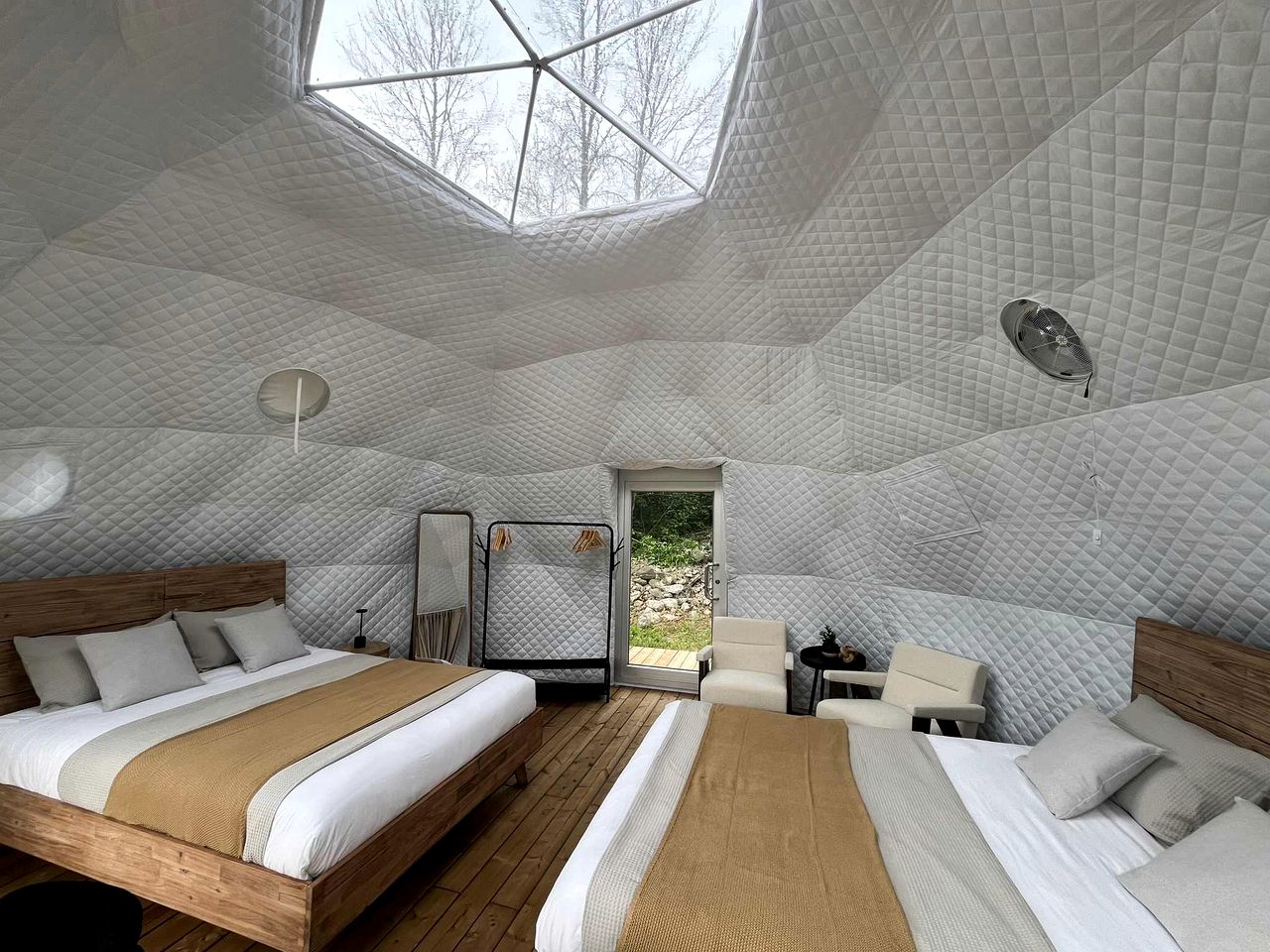 Luxury Nordic Geodome with Skylight Near The Grotto – Tobermory, Ontario