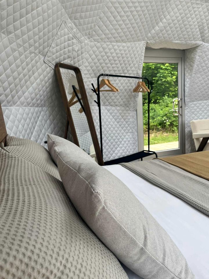 Luxury Nordic Geodome with Skylight Near The Grotto – Tobermory, Ontario