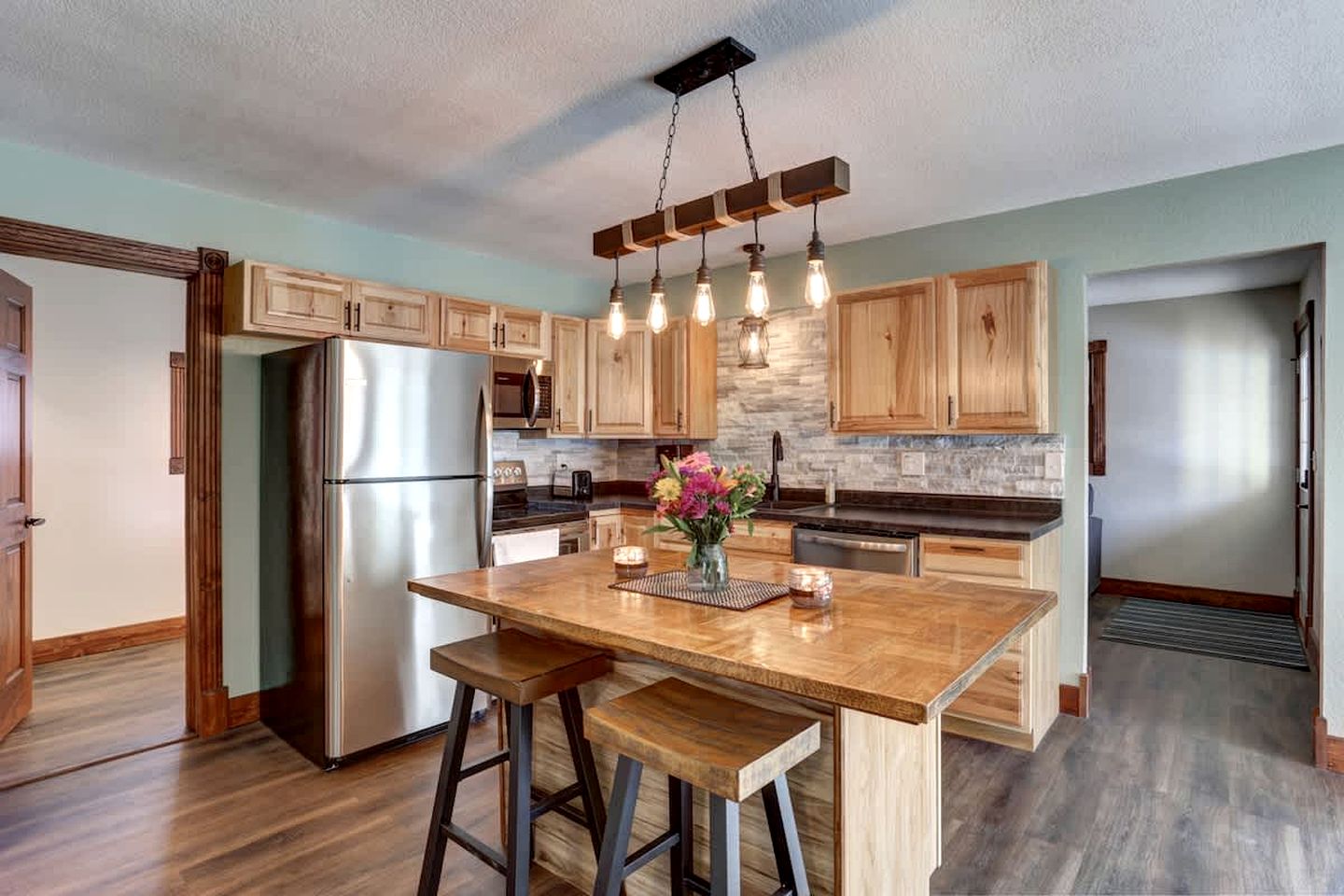 Enchanting Historic Cabin Retreat near Mount Rushmore in South Dakota