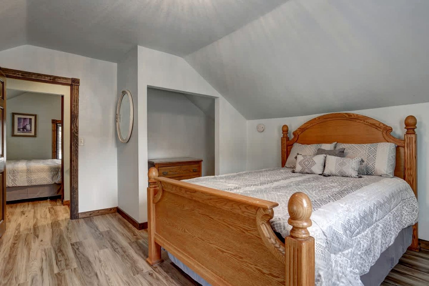 Enchanting Historic Cabin Retreat near Mount Rushmore in South Dakota