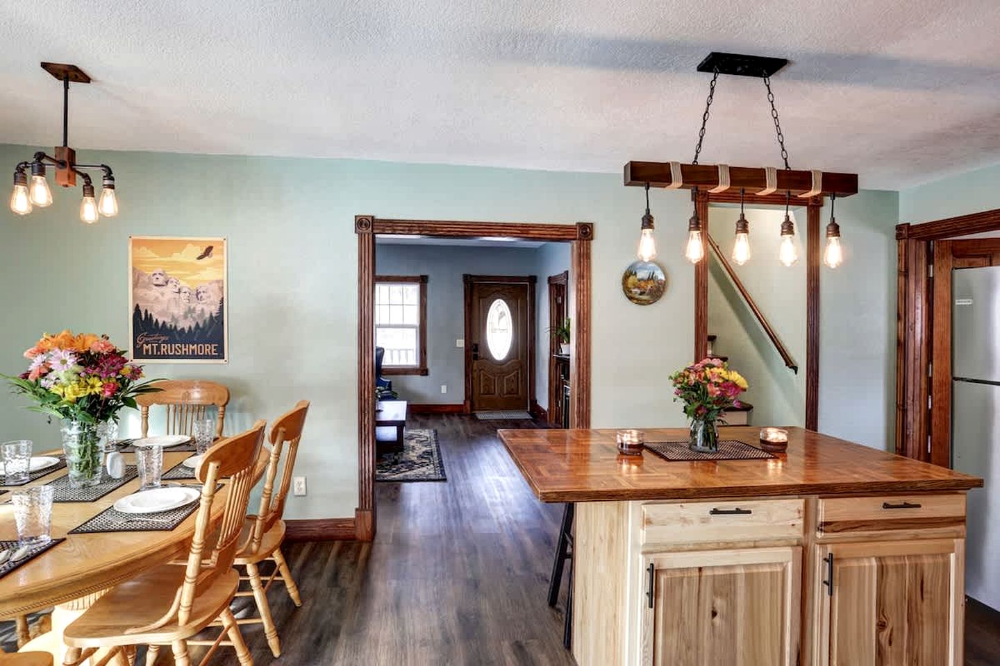 Enchanting Historic Cabin Retreat near Mount Rushmore in South Dakota