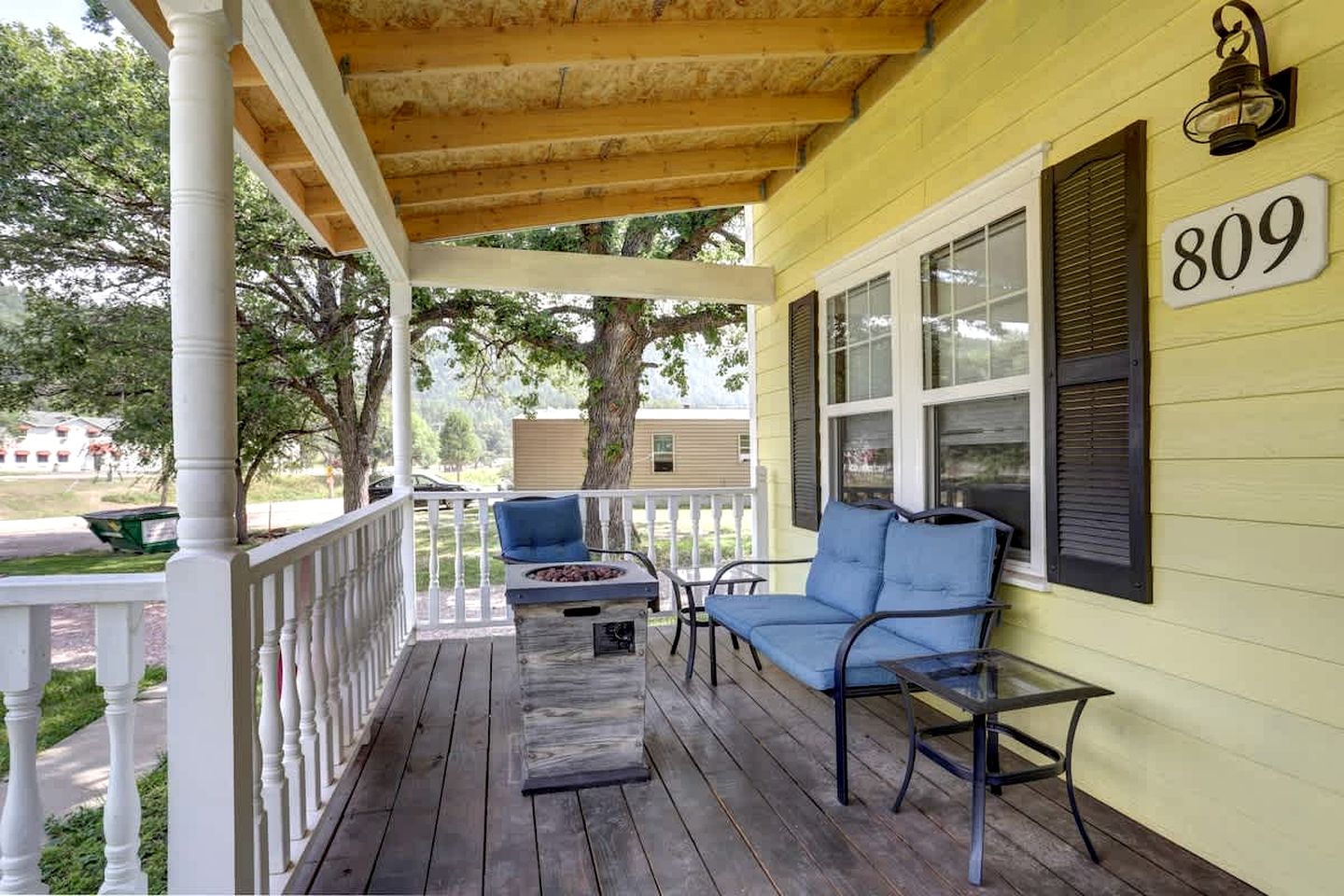 Enchanting Historic Cabin Retreat near Mount Rushmore in South Dakota