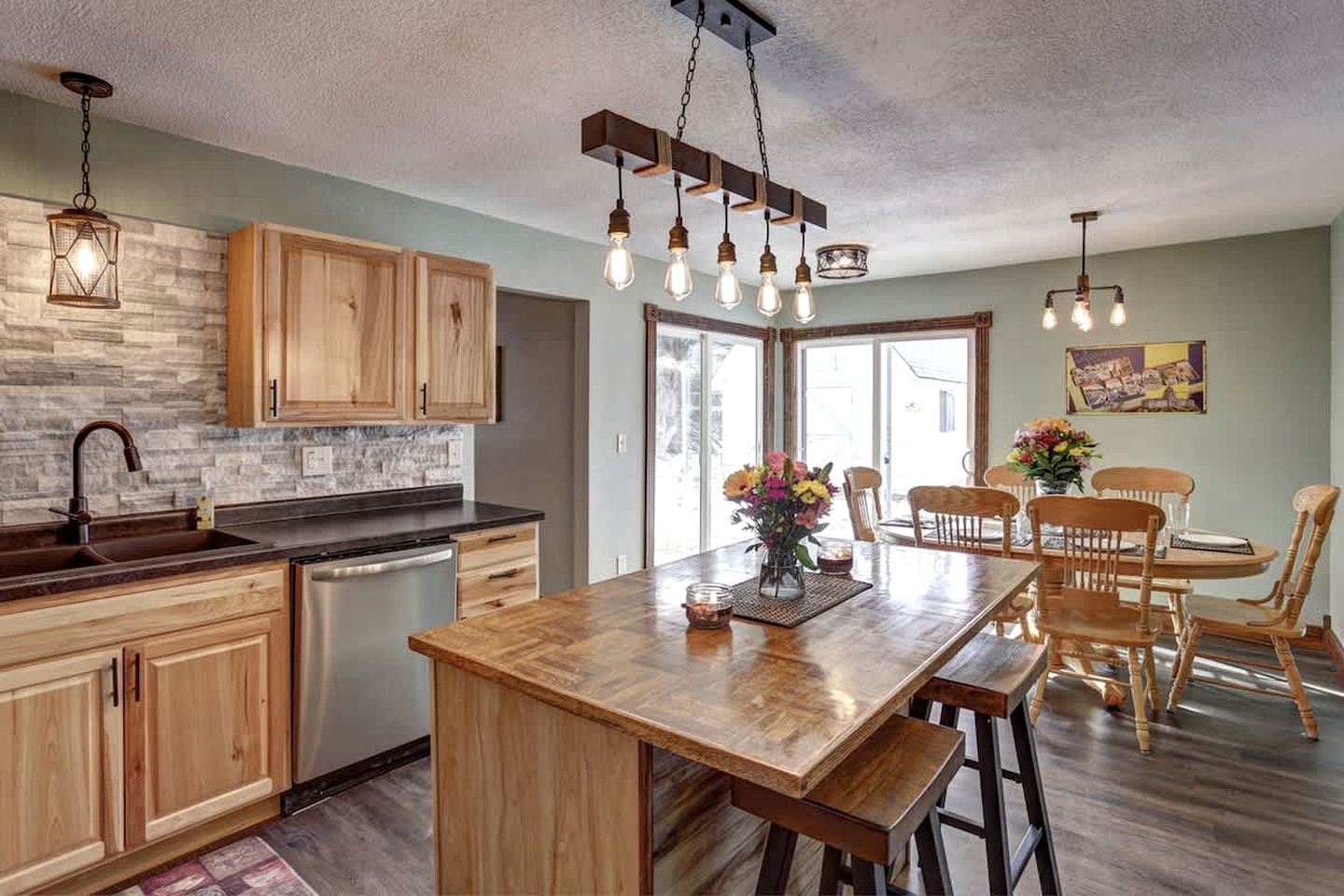 Enchanting Historic Cabin Retreat near Mount Rushmore in South Dakota