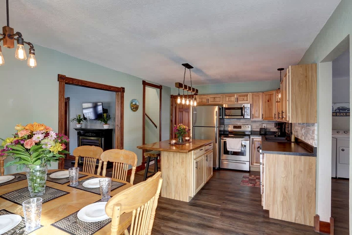 Enchanting Historic Cabin Retreat near Mount Rushmore in South Dakota