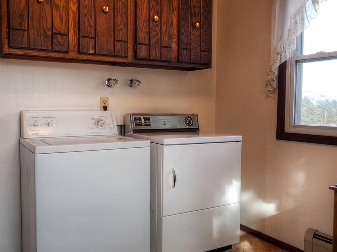 RedAwning Grandma's Mountain Getaway Estes Park, CO, Cabins, Estes