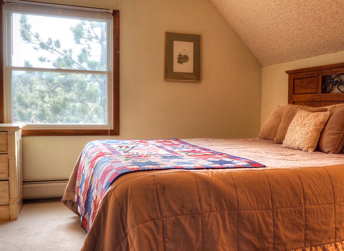 RedAwning Grandma's Mountain Getaway Estes Park, CO, Cabins, Estes