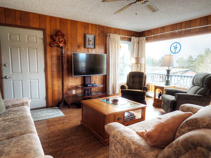 RedAwning Grandma's Mountain Getaway Estes Park, CO, Cabins, Estes