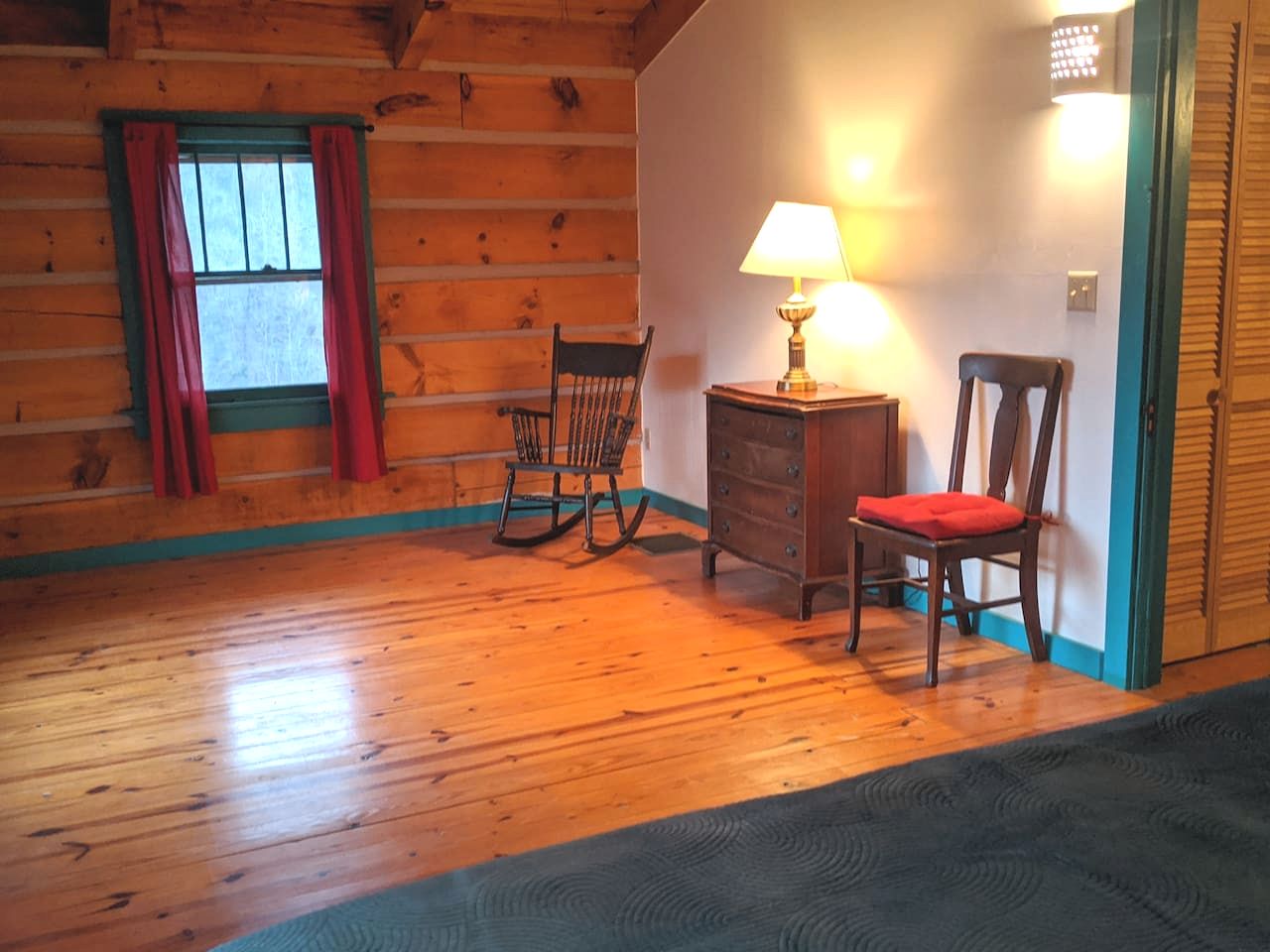 Secluded Pet Friendly Cabin on 34 Acres of North Carolina Forest, with Mountain and River views