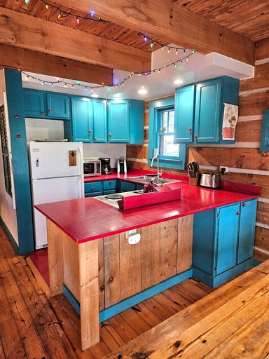 Cabins (United States of America, Marshall, North Carolina)