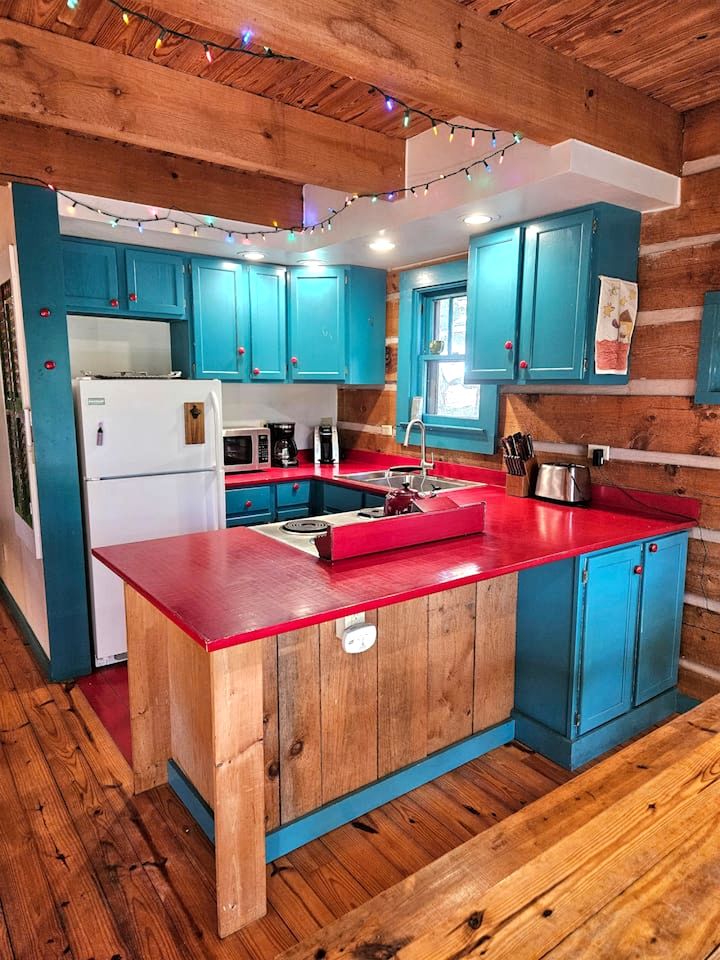 Secluded Pet Friendly Cabin on 34 Acres of North Carolina Forest, with Mountain and River views
