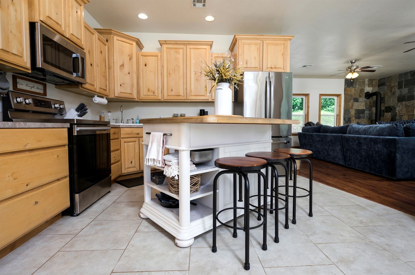 Enchanting Riverside Cabin Retreat with Mountain Views near Sardis Lake Oklahoma