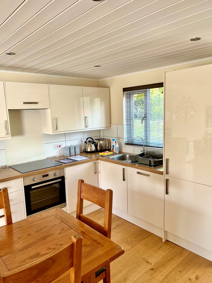 Tranquil Waterside Getaway in this Cotswold Cottage in South Cerney