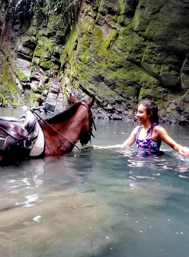 Cabins (El Peñón, Cundinamarca, Colombia)