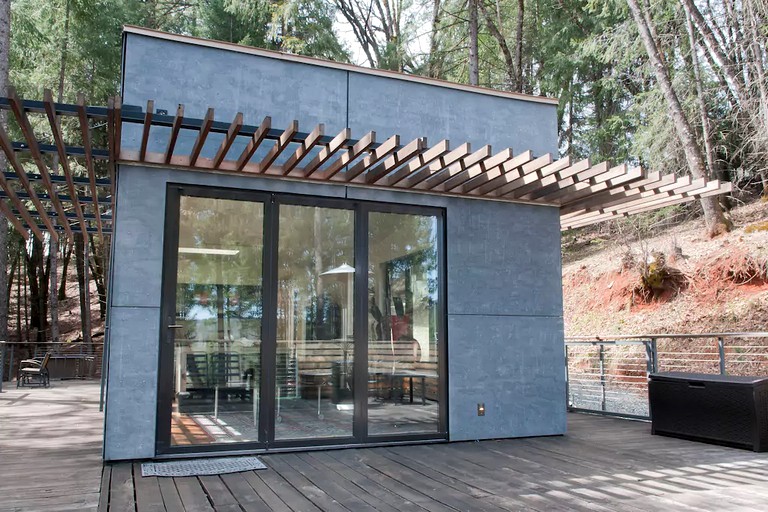 Black Box Shipping Container Home in Yucca Valley CA, USA 