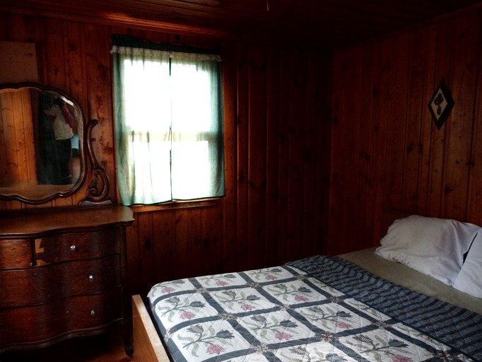 Cabins (Danbury, Wisconsin, United States)