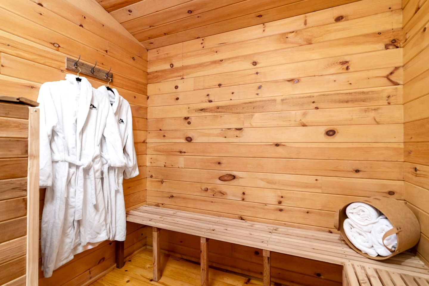 Renovated Cabin Near Great Smoky Mountains National Park, Tennessee