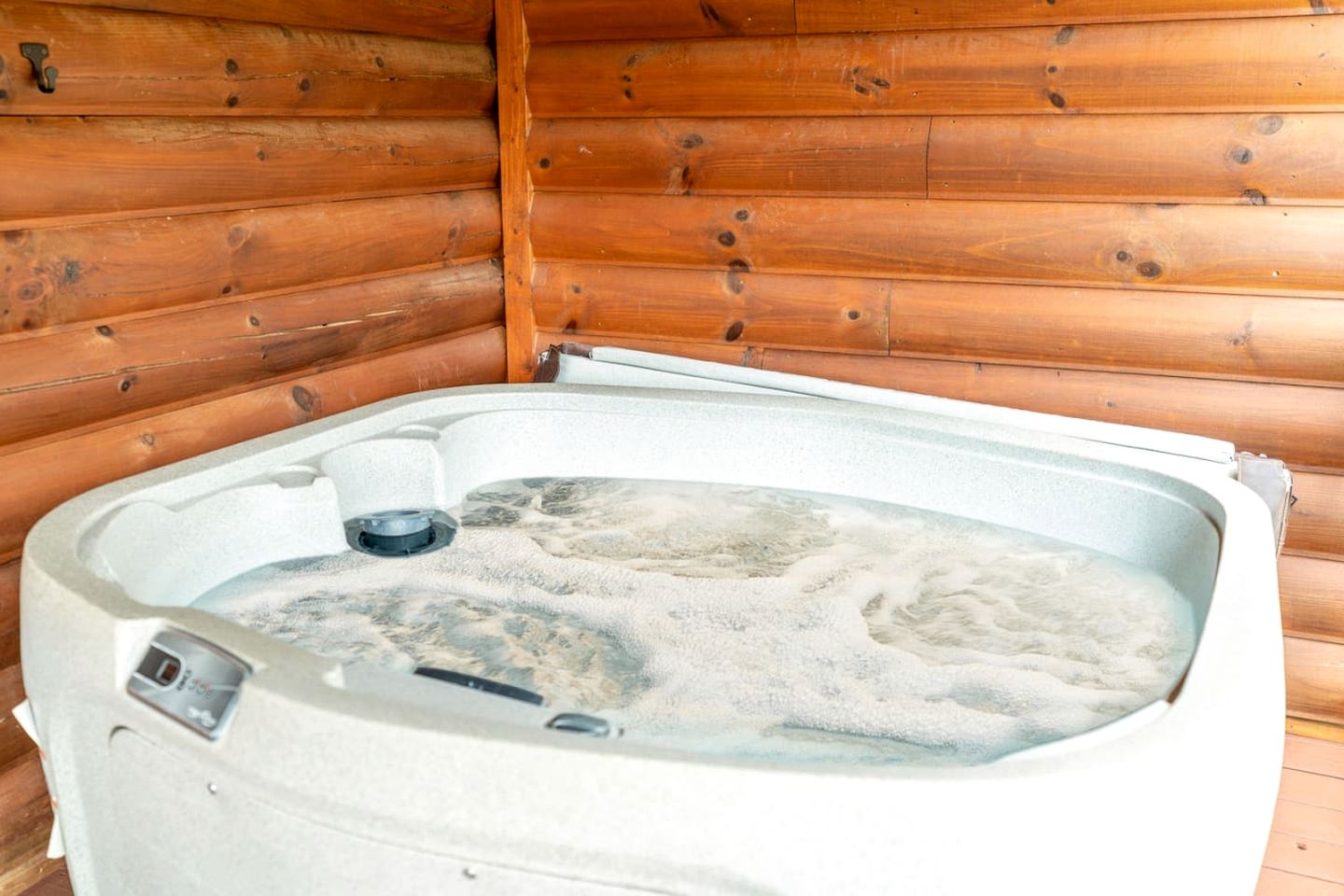 Renovated Cabin Near Great Smoky Mountains National Park, Tennessee