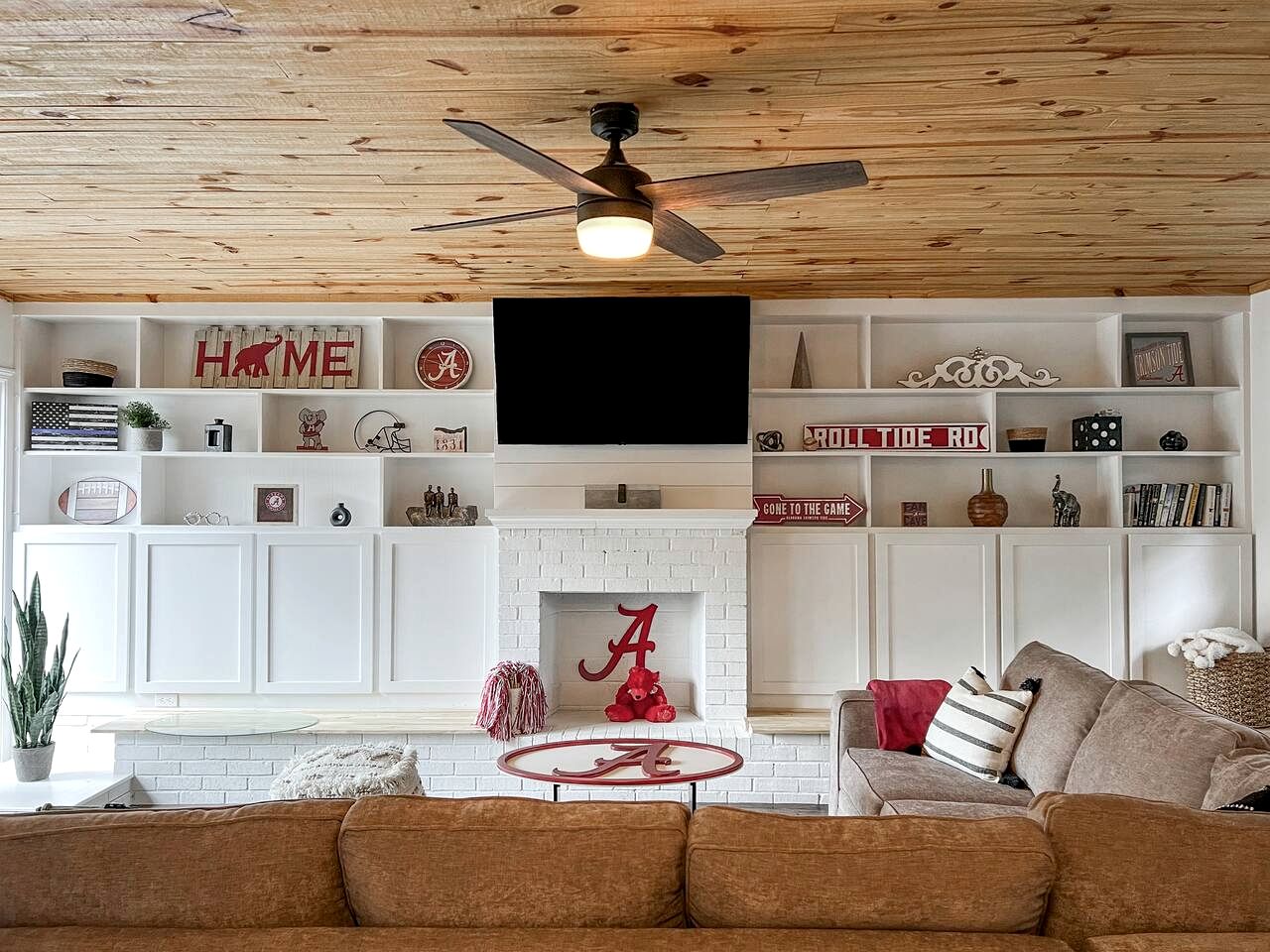 Great Cabin Perfect for Small Groups in Northport, Alabama