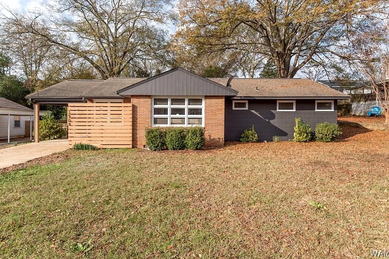 Cabins (United States of America, Northport, Alabama)
